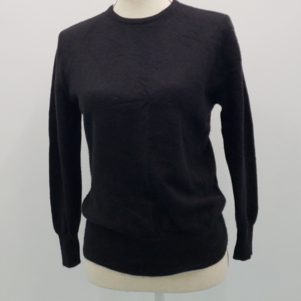 Black Cashmere Crewneck Sweater